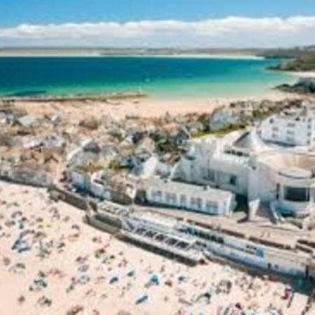 St Ives Apartment Private Parking With Garden 10 Minute Walk Into Town And Beach Εξωτερικό φωτογραφία