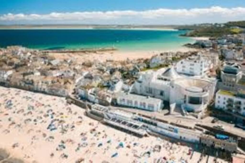 St Ives Apartment Private Parking With Garden 10 Minute Walk Into Town And Beach Εξωτερικό φωτογραφία