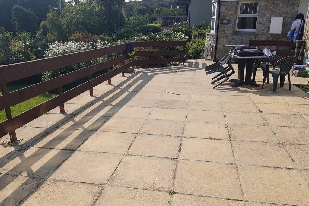 St Ives Apartment Private Parking With Garden 10 Minute Walk Into Town And Beach Εξωτερικό φωτογραφία
