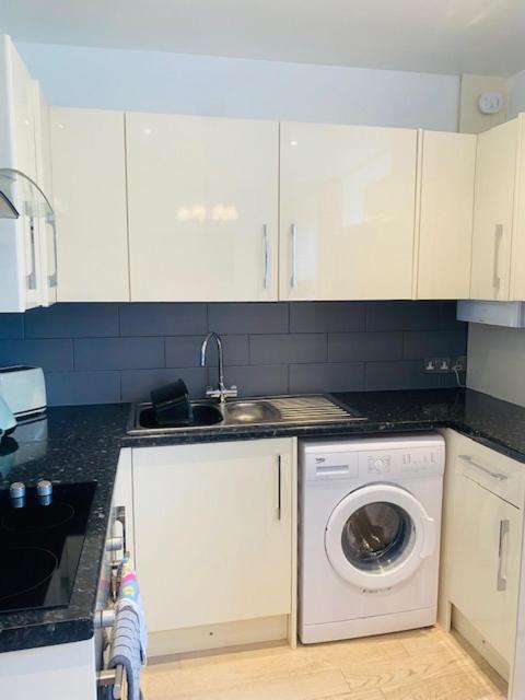 St Ives Apartment Private Parking With Garden 10 Minute Walk Into Town And Beach Εξωτερικό φωτογραφία